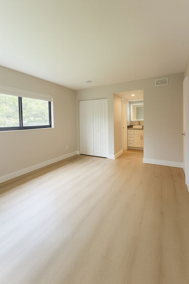 Building Photo - 189 SE 5th Ave