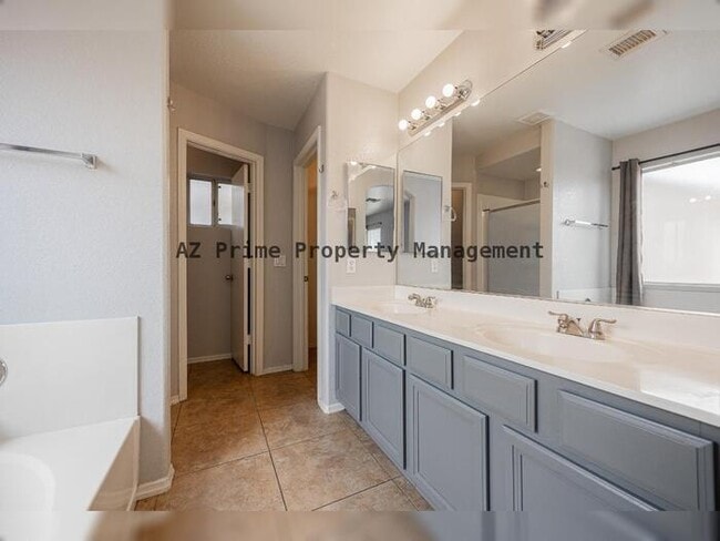 Building Photo - 5014 W Ponderosa Ln
