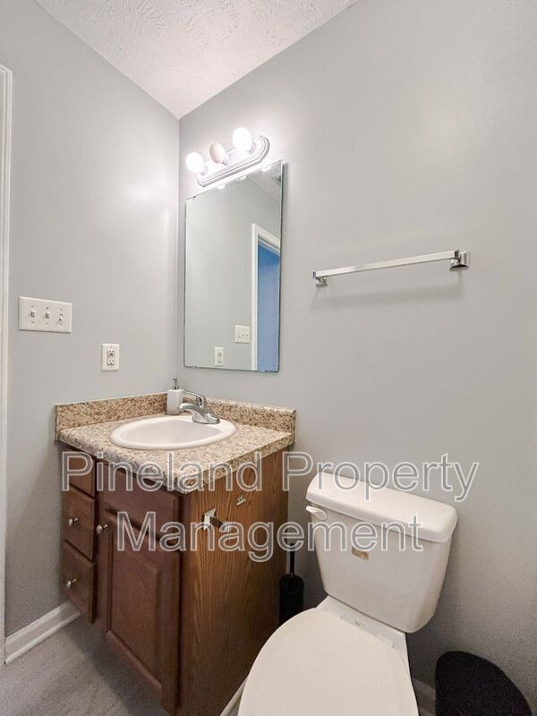 Building Photo - 341 Kingdom Estate Dr