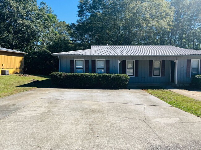 Primary Photo - 120 Pine Terrace