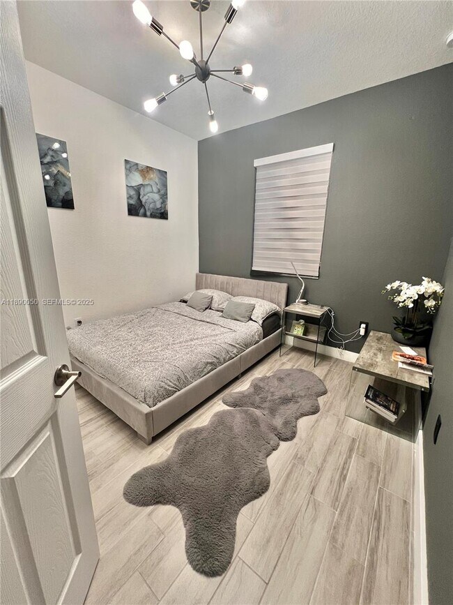 Building Photo - 4654 Santa Cruz Way