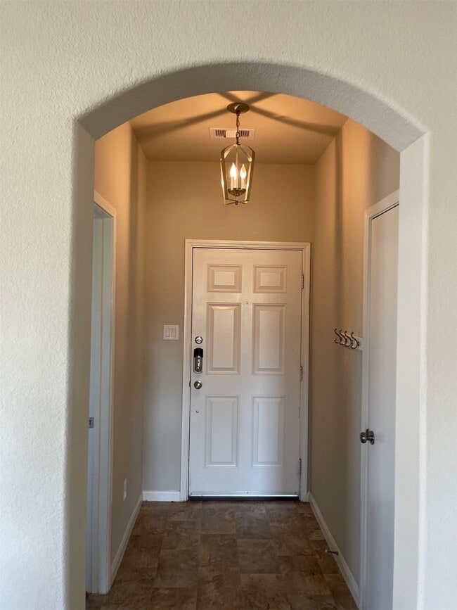 Building Photo - 625 26th Ave N