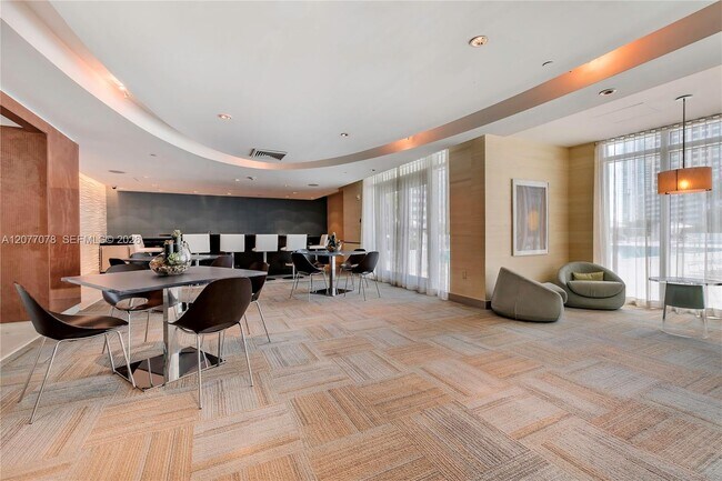 Building Photo - 951 Brickell Ave
