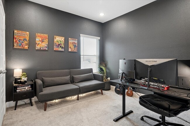 Building Photo - 7207 Daytona Mews