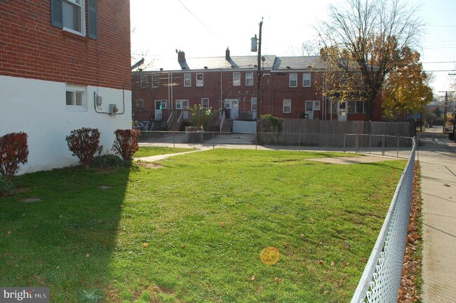 Building Photo - 1707 Pin Oak Rd