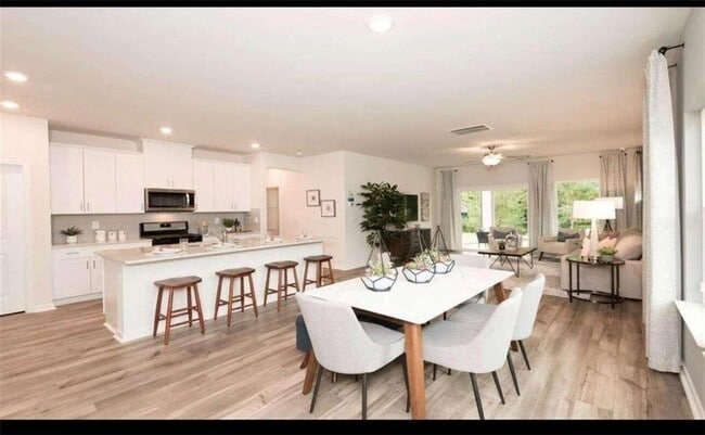 Building Photo - 311 Wells Cir