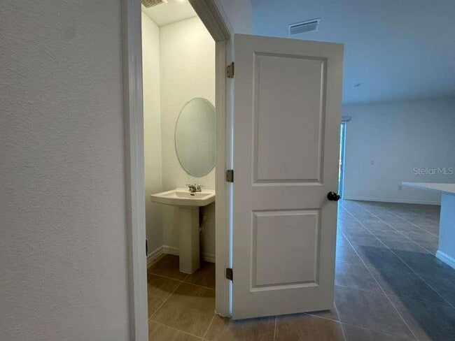 Building Photo - 7629 WATERSCAPE Dr