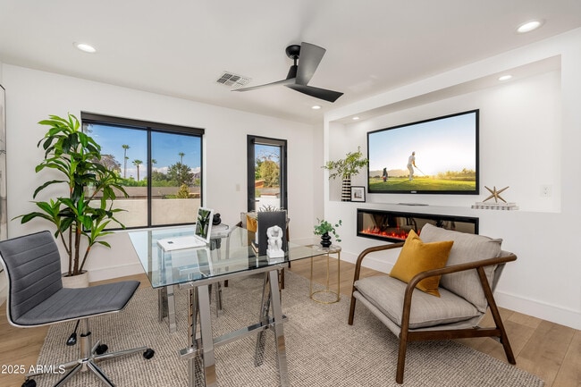 Building Photo - 4421 E Earll Dr