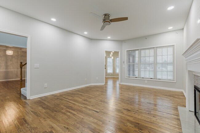 Building Photo - 404 Michigan Ave