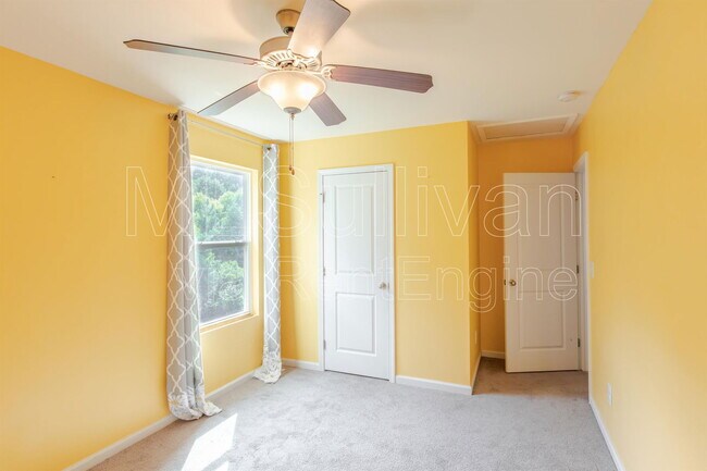 Building Photo - 110 Glenview Lane