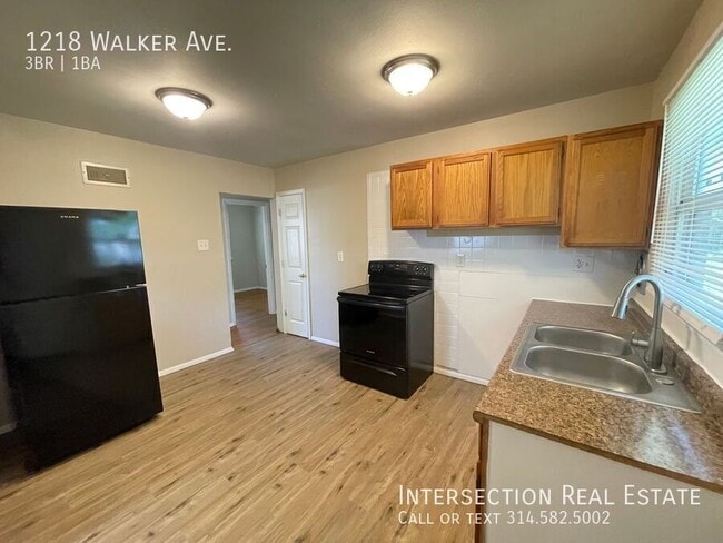 Building Photo - 1218 Walker Ave