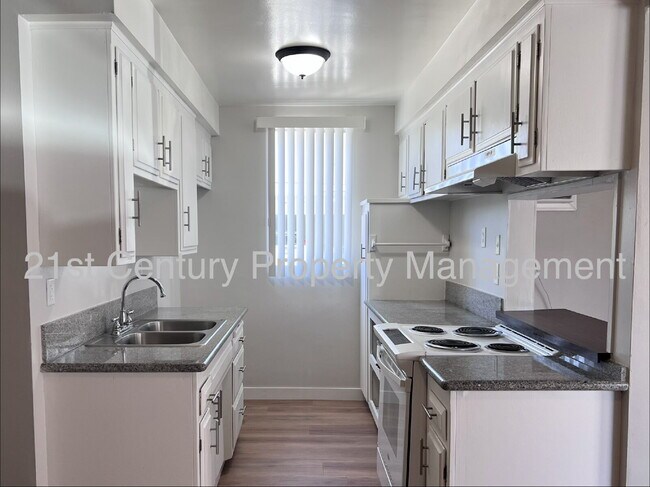 Building Photo - Spacious 1 Bedroom Ground Level Apartment - Downey
