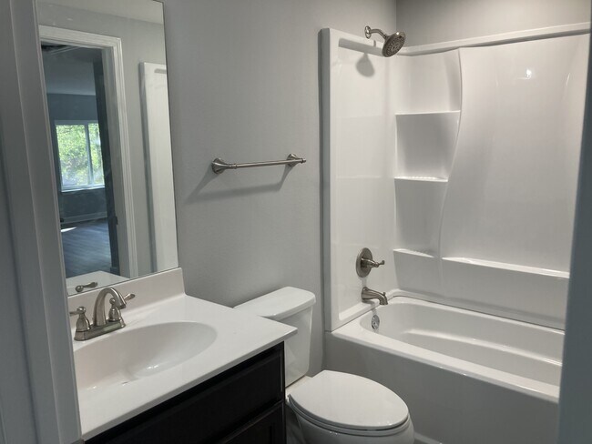 Building Photo - 719 Cypress Dr