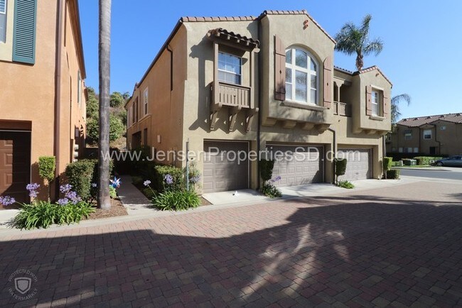 Primary Photo - 2 Bed, 2 Bath Townhome w/ Garage and Laundry