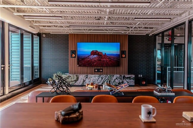 Building Photo - 11 S Ware Rd