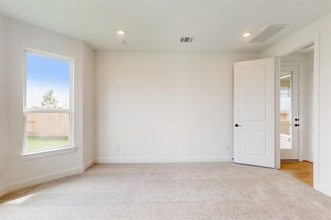 Building Photo - 9510 Dearborn Creek Dr