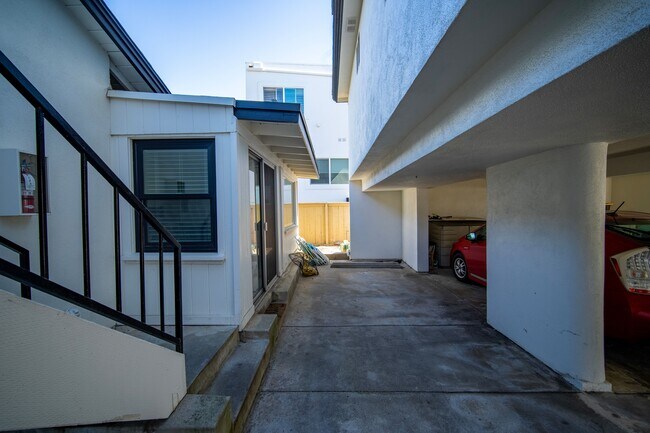 Building Photo - 237 Avenida Montalvo