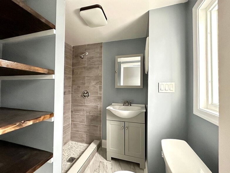 Building Photo - 3007 Laurel Hill Ct