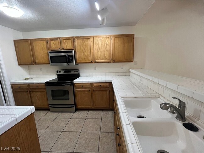 Building Photo - 3676 Renovah St