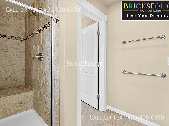 Building Photo - 814 Mount Baker Pl NE