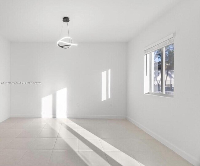Building Photo - 5090 SW 37th St