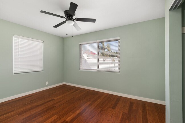 Building Photo - 306-308 Elm Ave