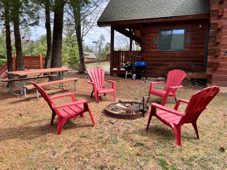 Building Photo - 207 Blossom Dr