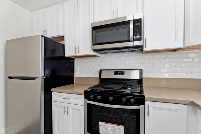 Primary Photo - Aurora Vista Apartments