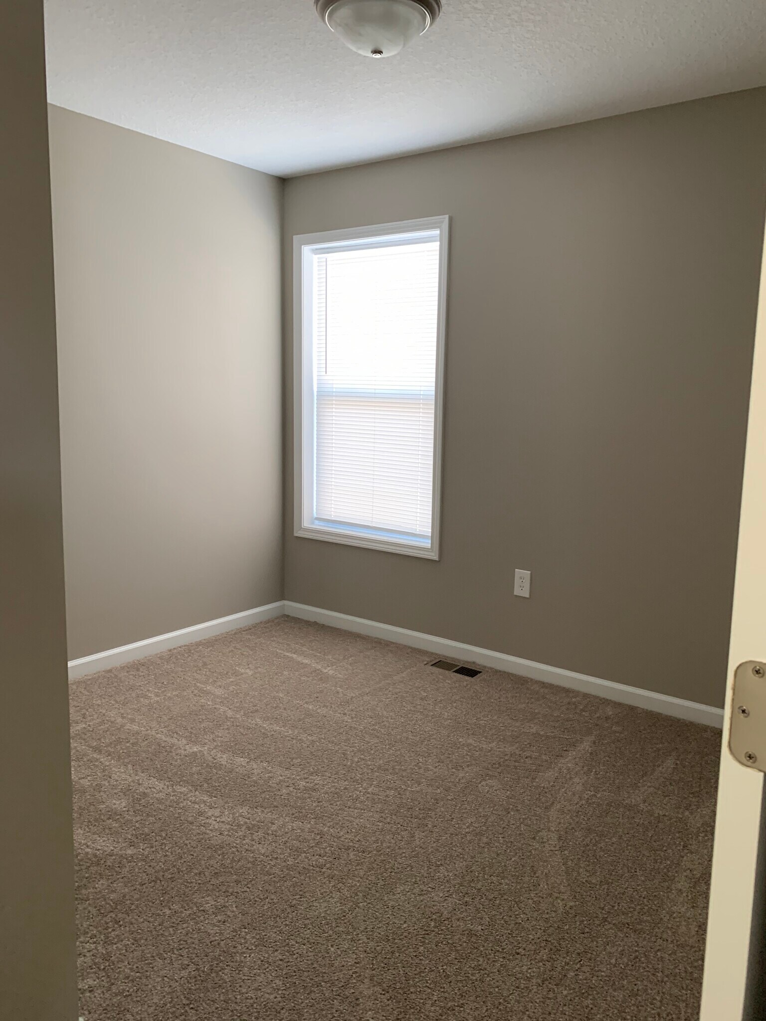Building Photo - 2224 Rehm Dr