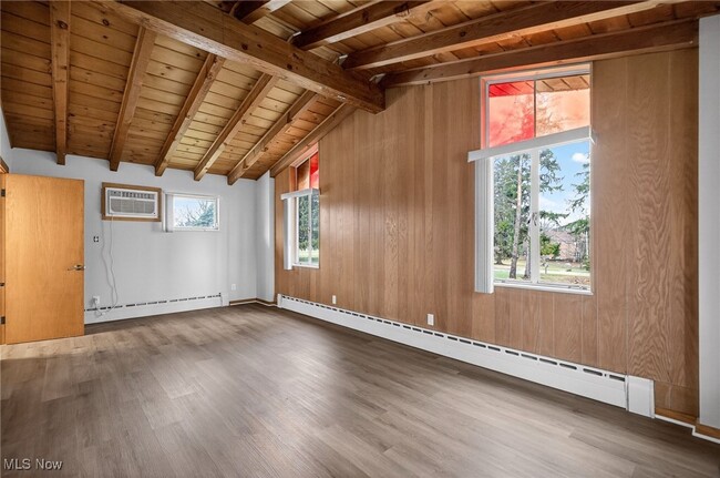 Building Photo - 3863 Wiltshire Rd