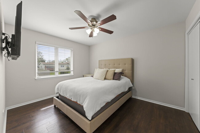 Building Photo - 16505 Timberview Dr