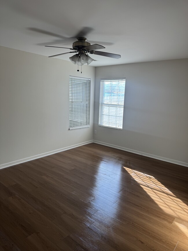 Building Photo - 2205 Lannigan Dr