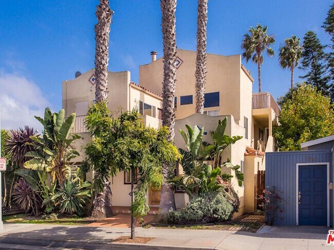 Building Photo - 710 Ocean Park Blvd