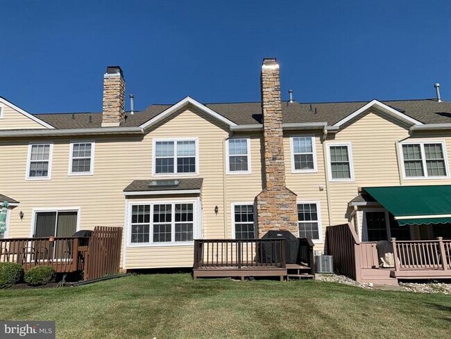 Building Photo - 110 Canterbury Ln