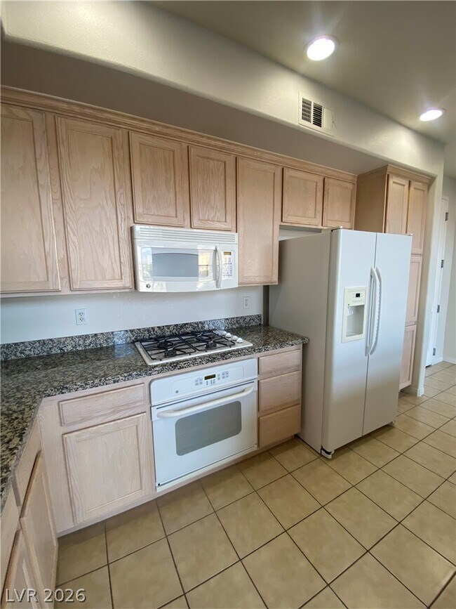 Building Photo - 20 E Serene Ave