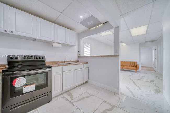 Building Photo - farm stay Sw Extended Stay-1-1