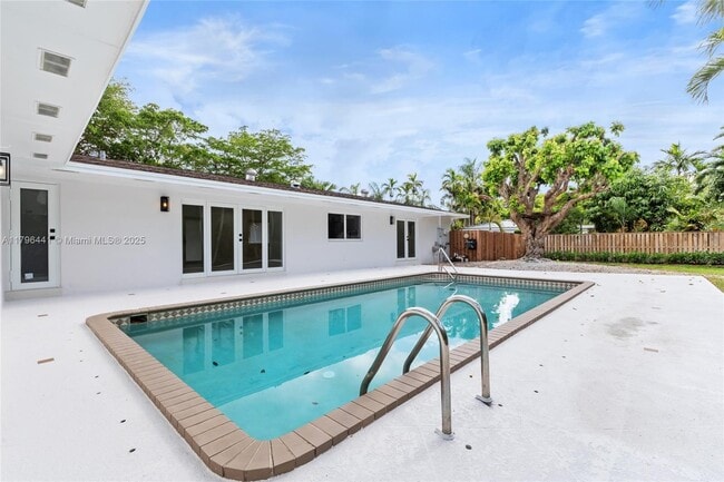 Building Photo - 8860 SW 160th St