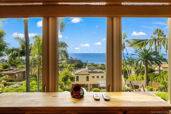 Building Photo - 701 N Granados Ave