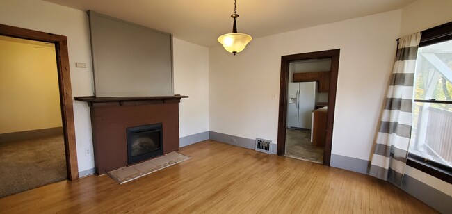 Primary Photo - Charming Lower-Level Condo for Rent in Cad...