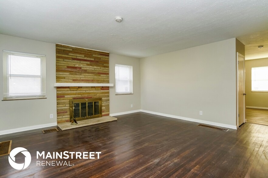 Building Photo - 1646 Oakwood Ave