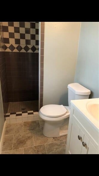 Building Photo - 6005 Whitley Rd