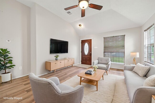Building Photo - 18499 Sunrise Pines Dr