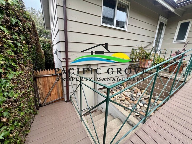 Building Photo - Lovely Ocean View Home Available NOW!