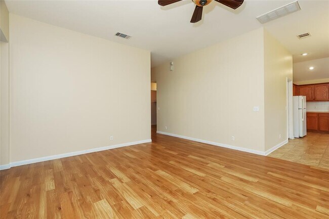Building Photo - 1561 Kenneys Way