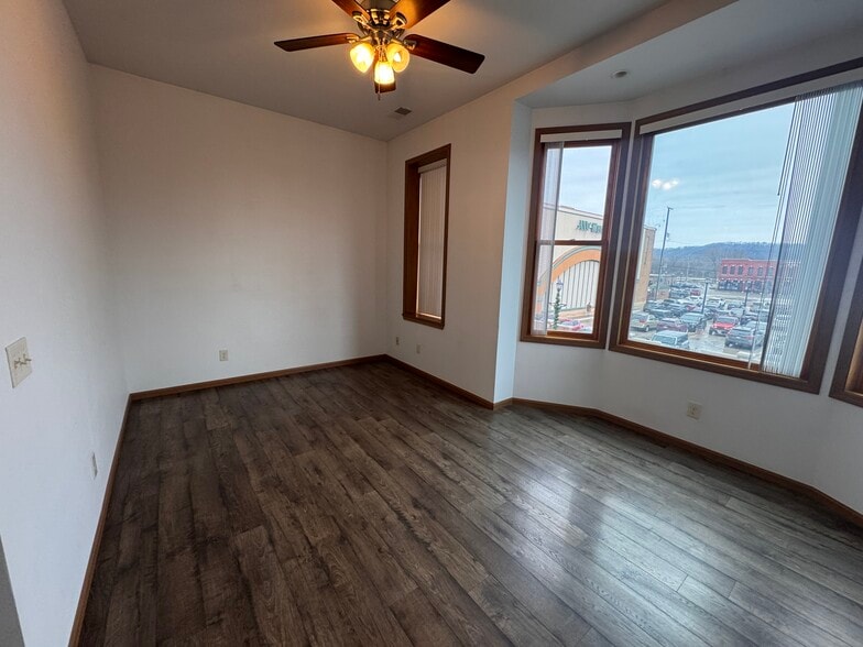 Building Photo - 123 E 3rd St