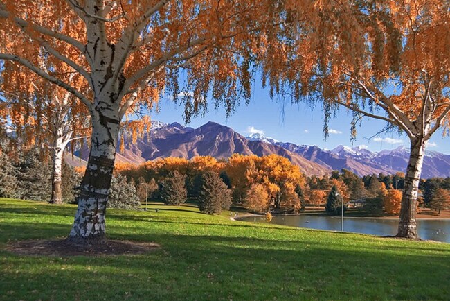 Building Photo - 10499 S Carnation Dr