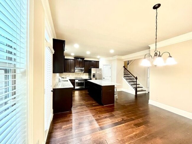 Building Photo - 1040 Jardin Ct