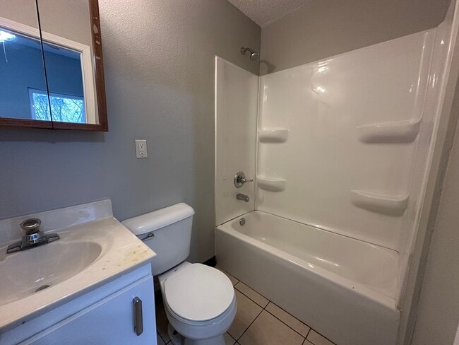 Building Photo - 3 bed/2 bath home near NDSU!