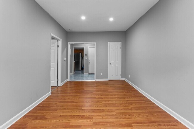 Building Photo - 248 Clendenny Ave