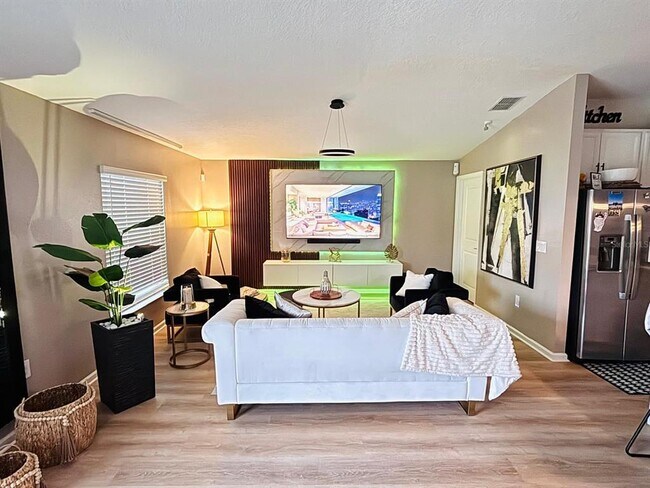 Building Photo - 279 Bergamot Lp